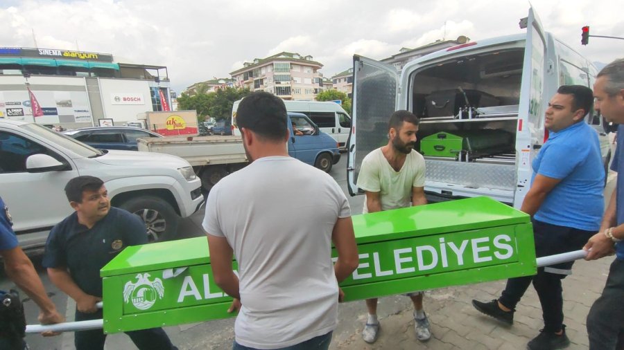 İnşaattan Düşen İşçi Hayatını Kaybetti