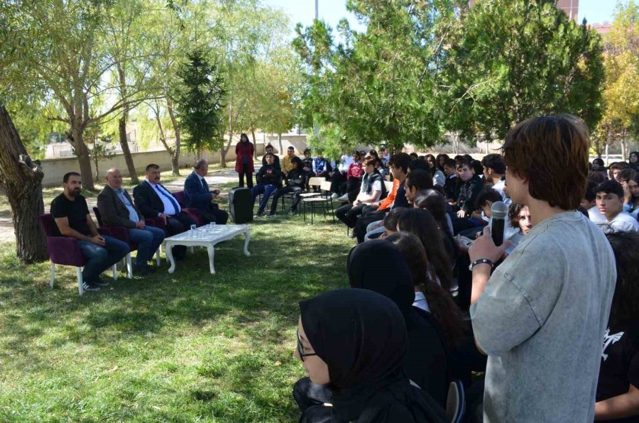 Başkan Alp Fen Lisesi Öğrencileriyle Buluştu