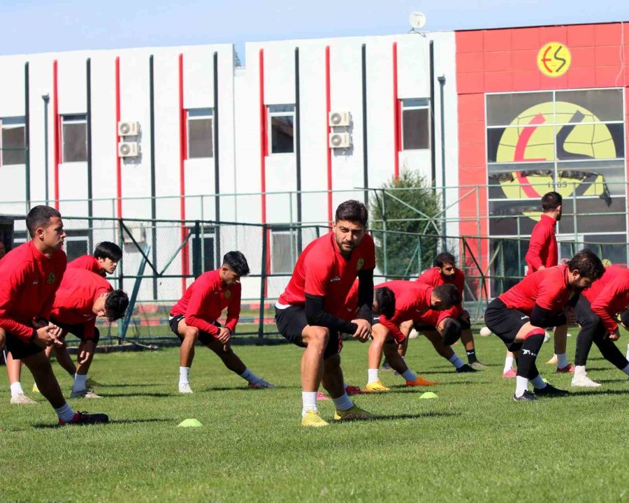 Eskişehirspor Bal’da İlk Resmi Maçına Hazırlanıyor