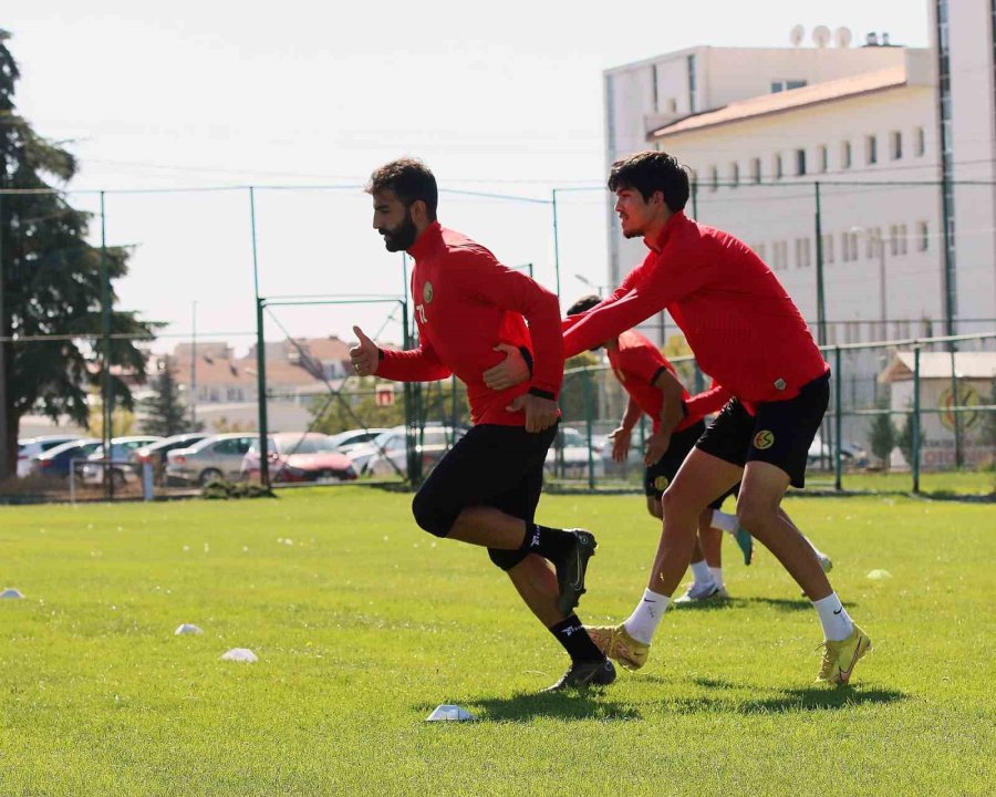 Eskişehirspor Bal’da İlk Resmi Maçına Hazırlanıyor