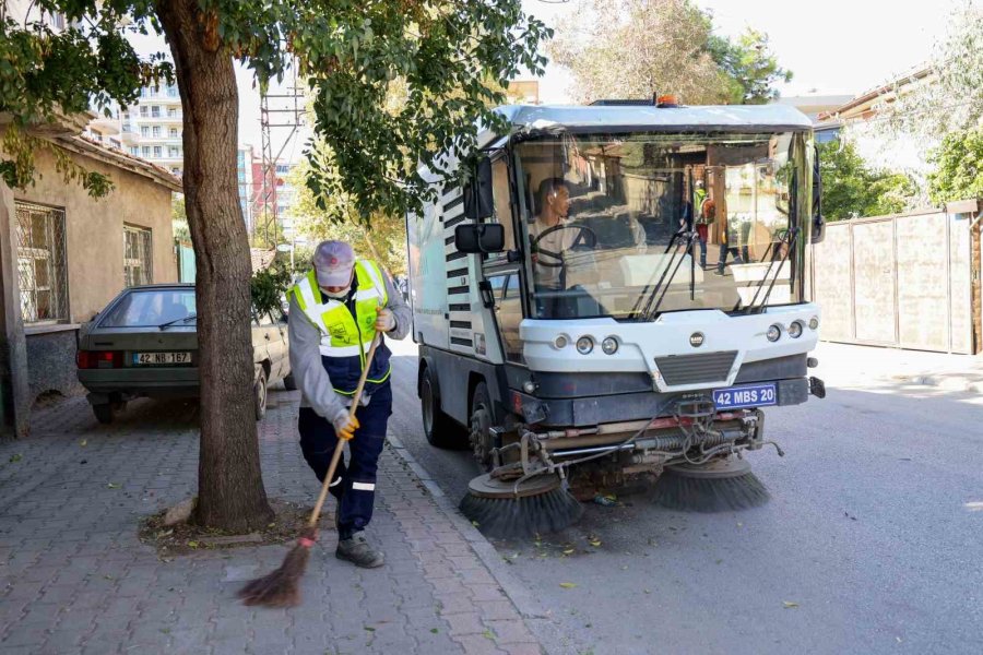 Meram Çevre Timi Sonbahar Temizliği İçin Sahada