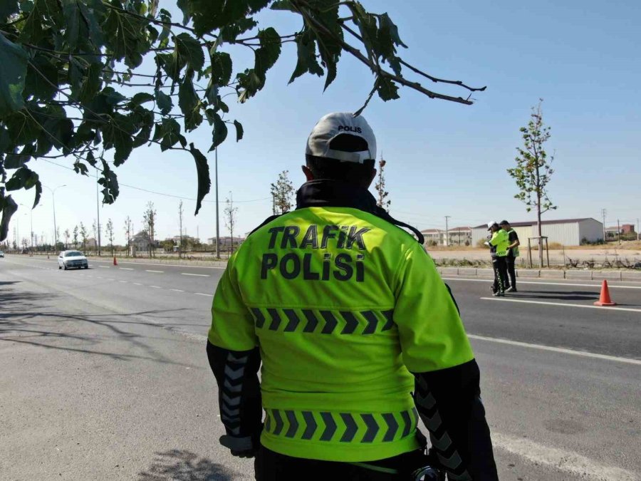 Aksaray’da Polis Trafiği Helikopterle Havadan Denetledi