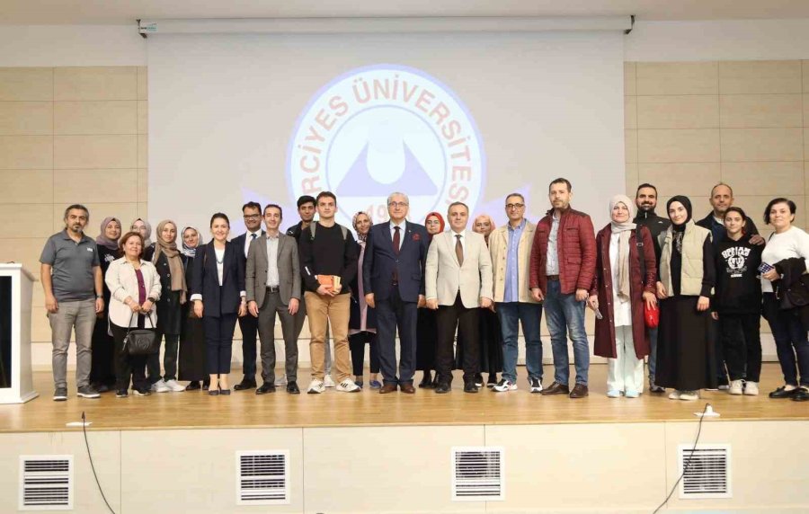 Prof. Dr. İsmail Hakkı Aydın, Erü Öğrencileri İle Buluştu