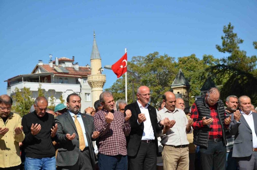 Konya Ve Karaman’da Filistin’de Hayatını Kaybedenler İçin Gıyabi Cenaze Namazı Kılındı