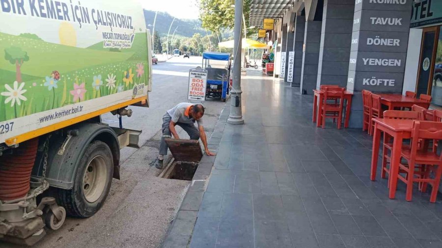 Kemer’de Mazgallar Temizleniyor