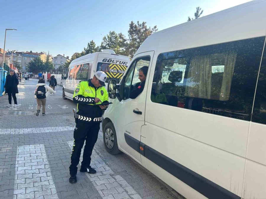 Beyşehir’de Okul Servis Araçları Denetlendi