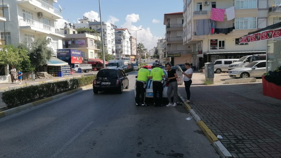 Ters Yönden Gelen Motosiklet Otomobille Çarpıştı, Kaza Anları Güvenlik Kamerasında