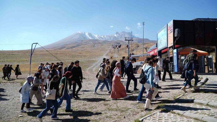 Üniversite Öğrencilerine Kültür Yolu Gezisi