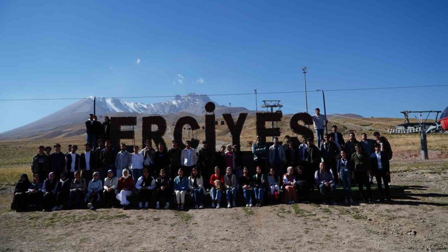 Üniversite Öğrencilerine Kültür Yolu Gezisi