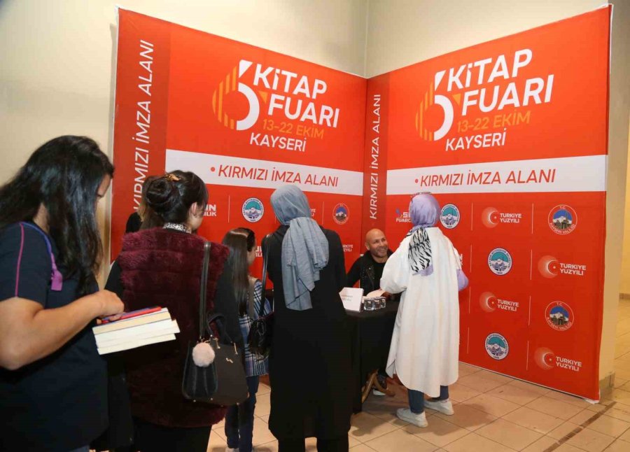 Kayseri Kitap Fuarına İlgi Büyük