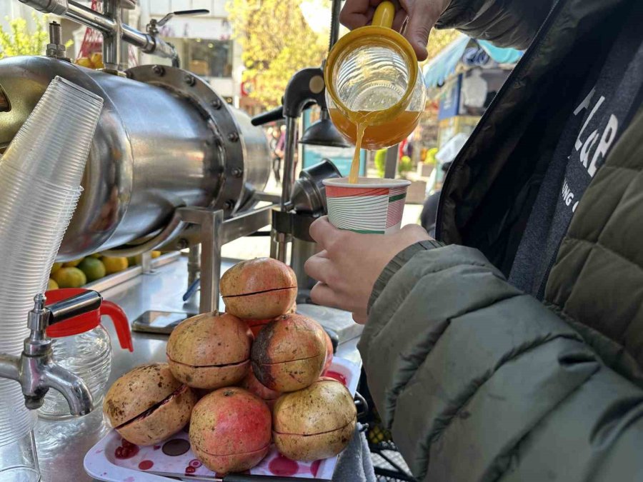 ’sifon Limonata’ Ve Nar Suyu Mevsim Geçişlerinin Gözdesi Oluyor