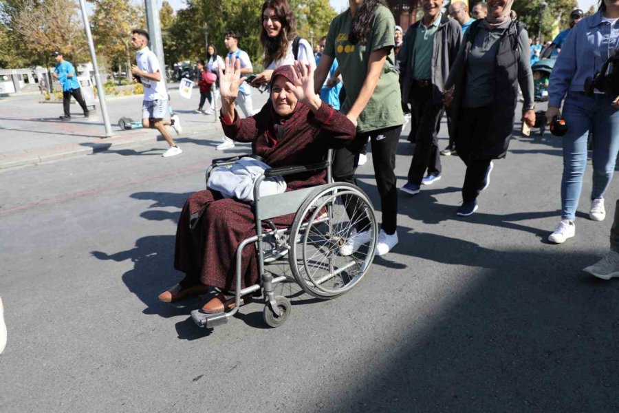 Binlerce Sporcu 2. Uluslararası Konya Yarı Maratonu’nda “iyilik” İçin Koştu