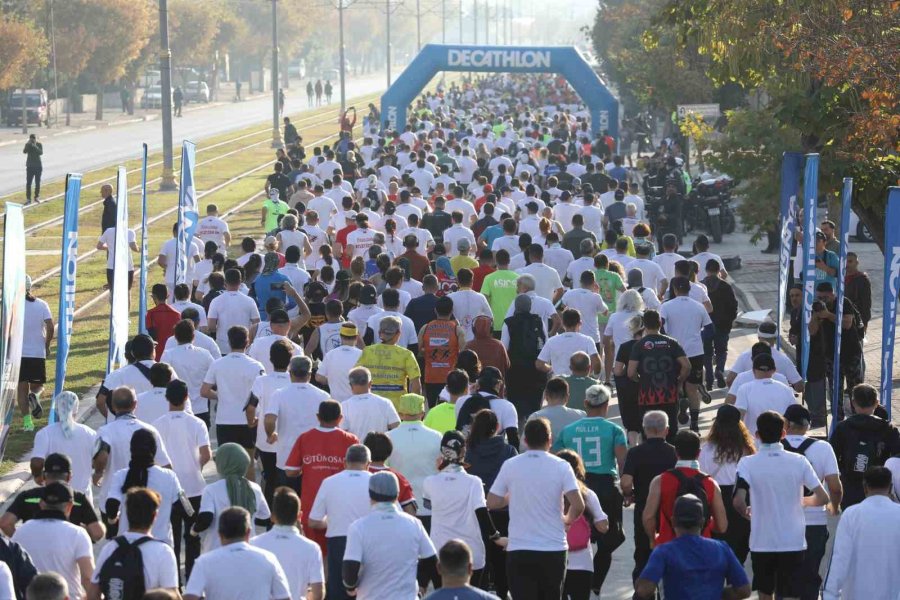 Binlerce Sporcu 2. Uluslararası Konya Yarı Maratonu’nda “iyilik” İçin Koştu