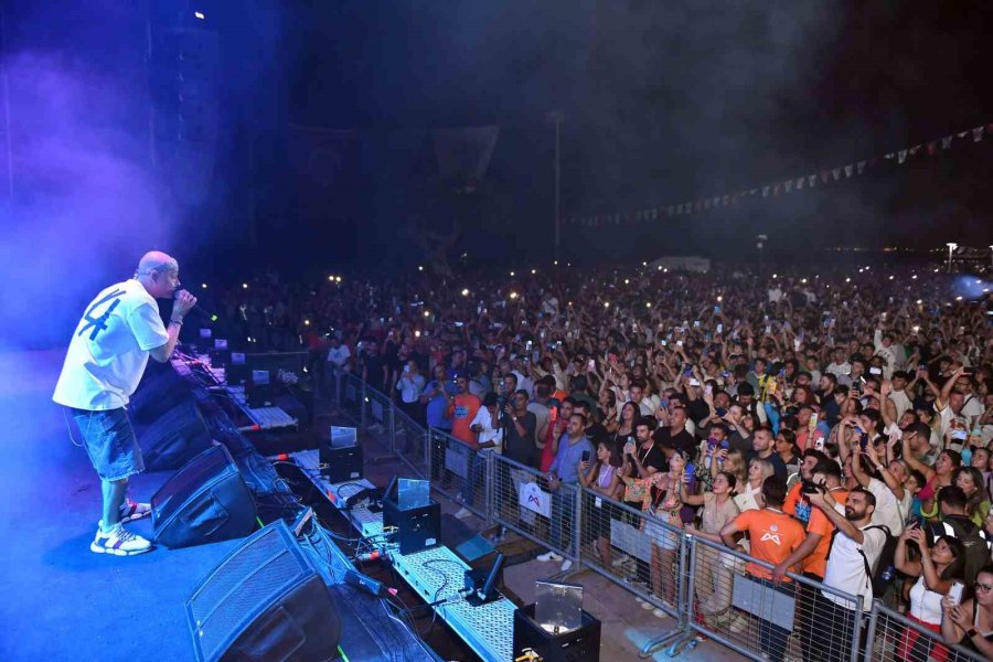 Mersin Gençlik Festivali Aleyna Tilki Konseriyle Sona Erdi