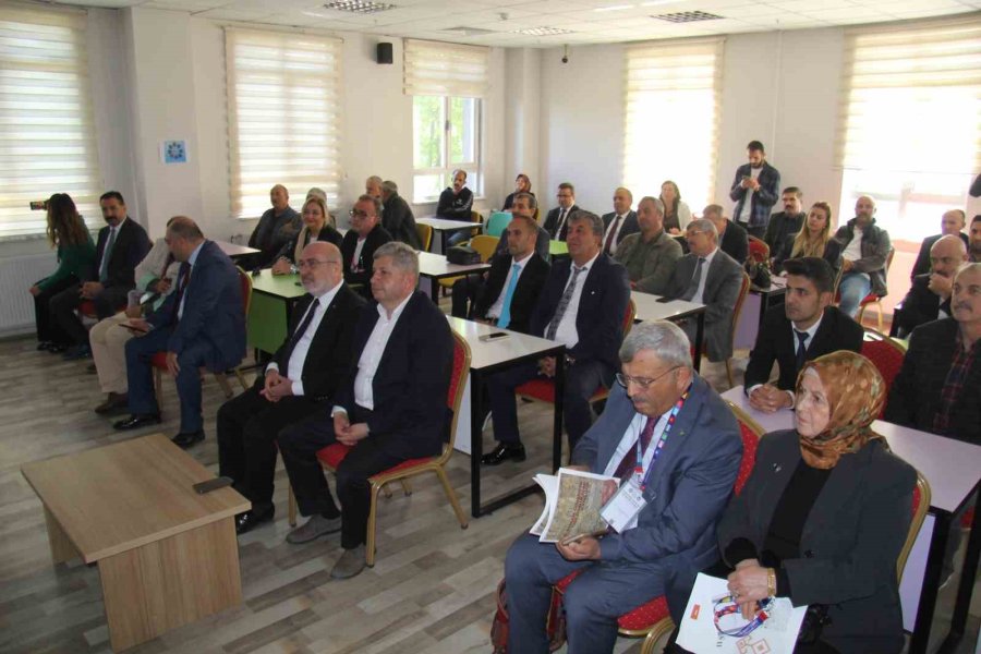 Bünyan’da Uluslararası Halı, Kilim Ve Güzel Sanatlar Konferansı Ve Sergisi Düzenlendi