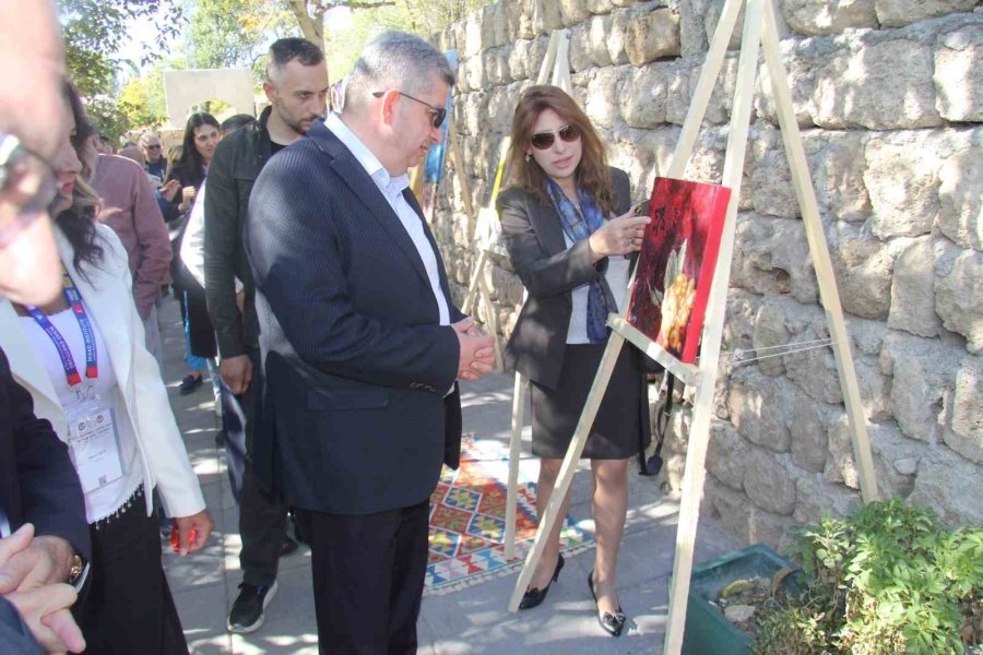 Bünyan’da Uluslararası Halı, Kilim Ve Güzel Sanatlar Konferansı Ve Sergisi Düzenlendi