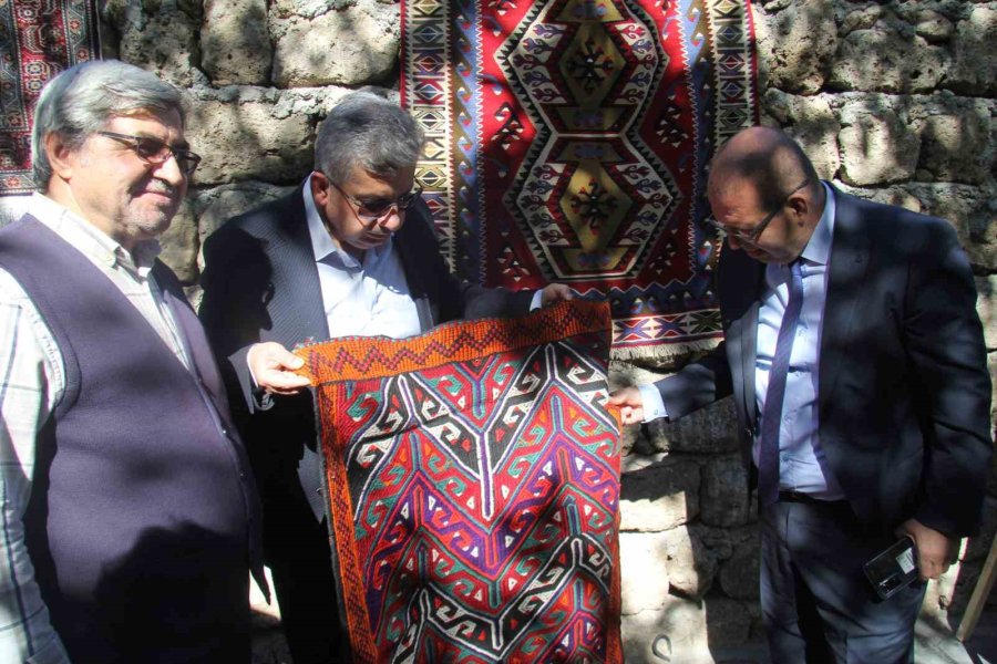 Bünyan’da Uluslararası Halı, Kilim Ve Güzel Sanatlar Konferansı Ve Sergisi Düzenlendi