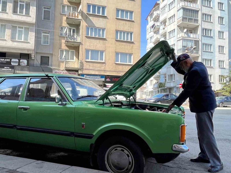 93 Yaşındaki Kore Gazisi 48 Yıllık Aracına Gelen Teklifleri Reddediyor