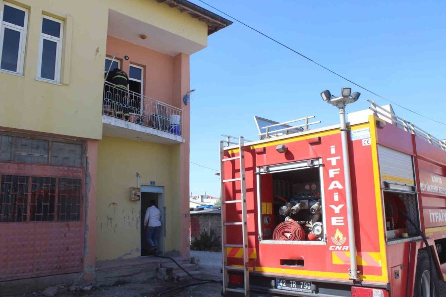 Depremzede Ailenin Kaldığı Evde Yangın