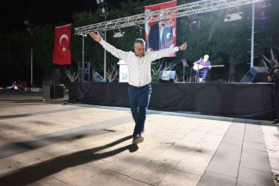 2. Kemer Türkü Festivali Yapıldı