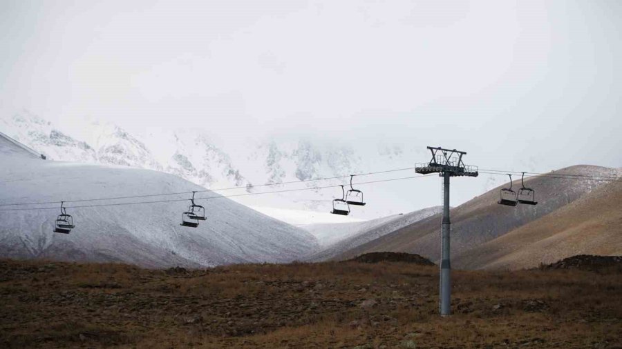 Erciyes’te Kar Sonrası Kartpostallık Görüntüler Oluştu