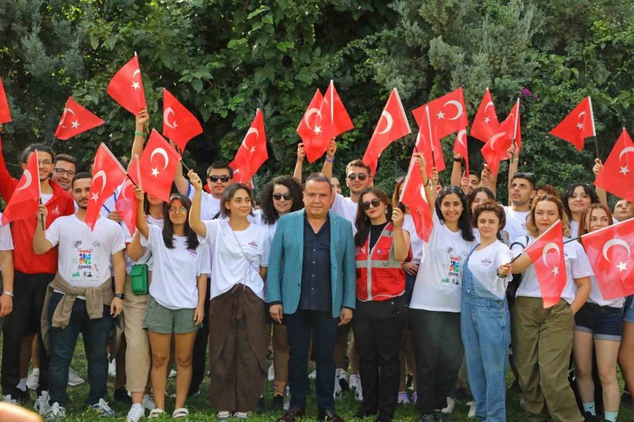 Başkan Böcek Gençlerle Barış İçin Zeytin Ağacı Dikti