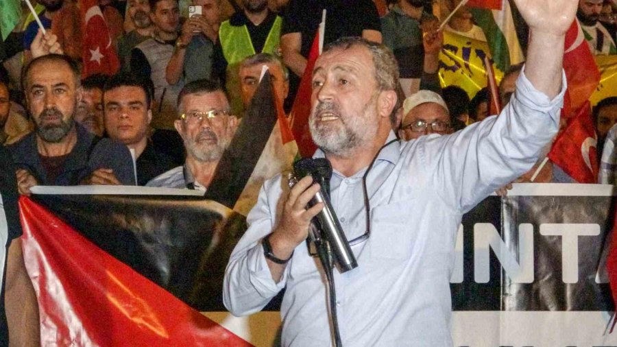 İsrail’in Gazze’deki Hastane Saldırısı Antalya’da Protesto Edildi