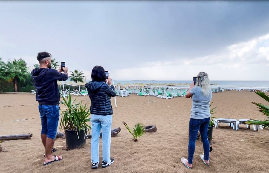 Antalya’da Deniz Üzerindeki Oluşan Devasa Hortum Korkuttu