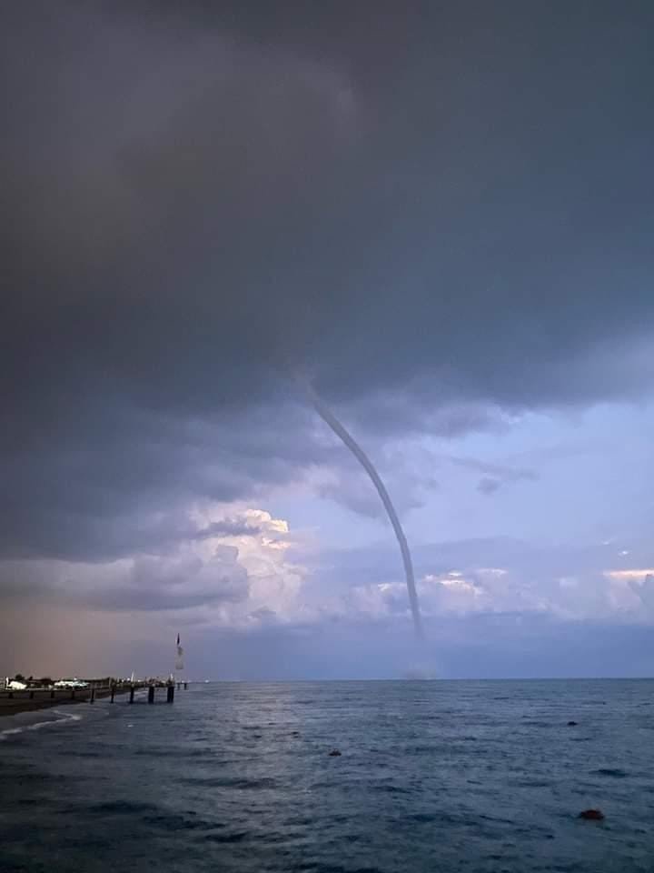 Antalya’da Denizde Oluşan Hortum Karaya Çıkmadan Kayboldu