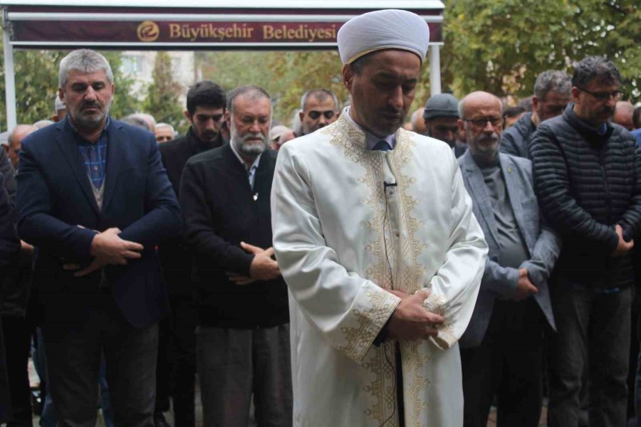 Eskişehir’de Gazze’de İsrail’in Hastane Saldırısında Hayatını Kaybedenler İçin Gıyabi Cenaze Namazı Kılındı