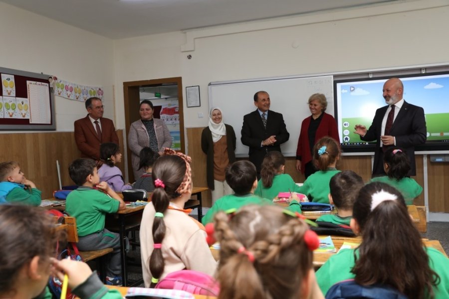 Başkan Çolakbayrakdar, “rutinin Dışında Çevreye Ve İnsana Fark Katacak Hizmetler Yapıyoruz”