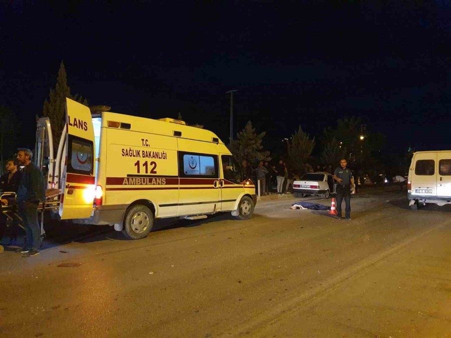 Mersin’de Motosiklet İle Otomobil Çarpıştı: 1 Ölü, 4 Yaralı