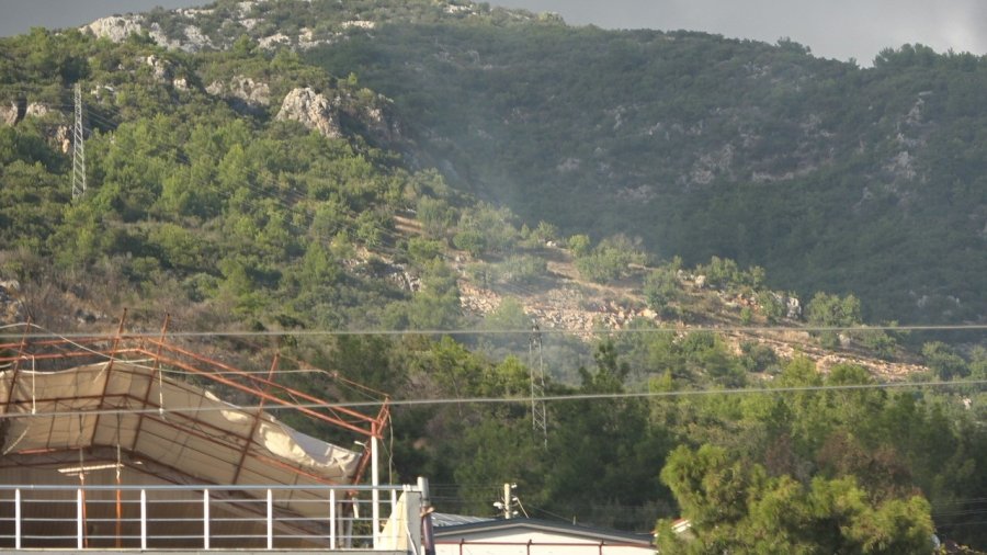 Alanya’da Ormanlık Alanda Çıkan Yangın Söndürüldü