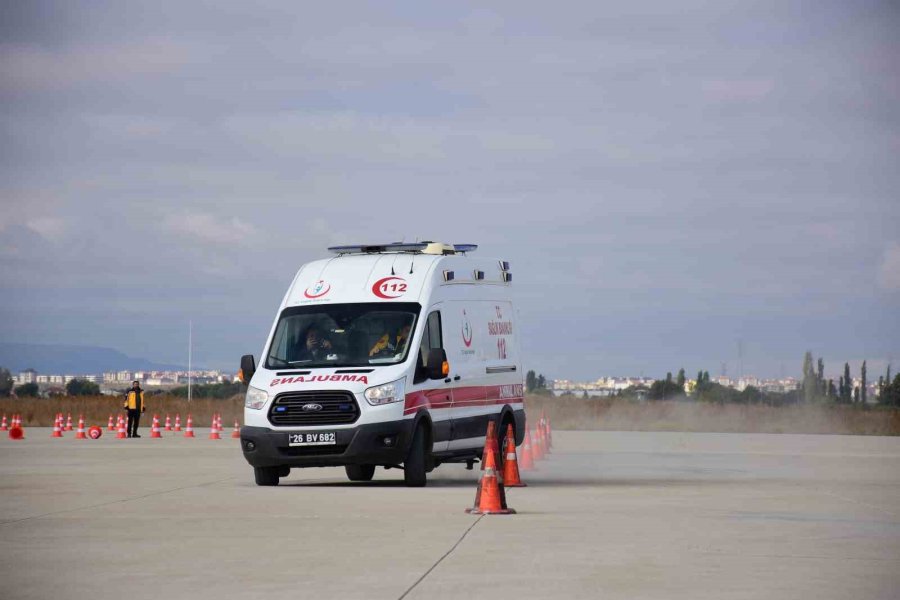 Ambulans Sürücülerine ‘ambulans Sürüş Güvenliği’ Eğitimi