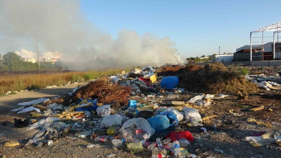 Tel Ve Kabloları Alabilmek İçin Sanayi Atıklarını Yakıyorlar