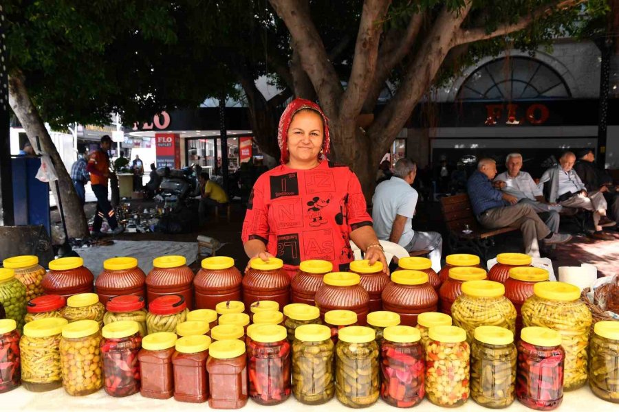 Üretici Kadınlar Mersin’de Stant Açtı