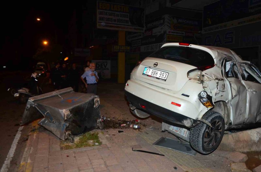 Kontrolden Çıkan Otomobil Ortalığı Savaş Alanına Çevirdi: 1 Yaralı