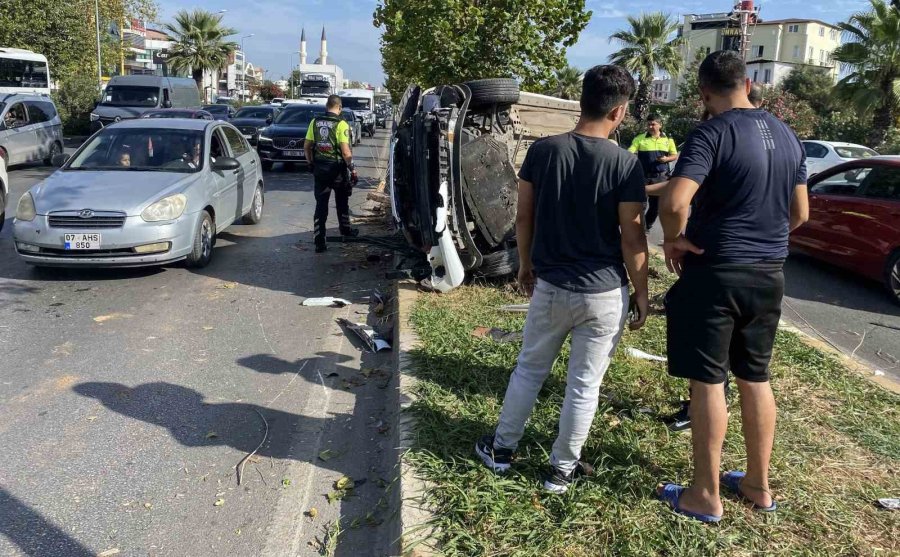 Feci Kazada Ölümden Dönen Gence, Kadın Akrabasından Sevinç Öpücüğü