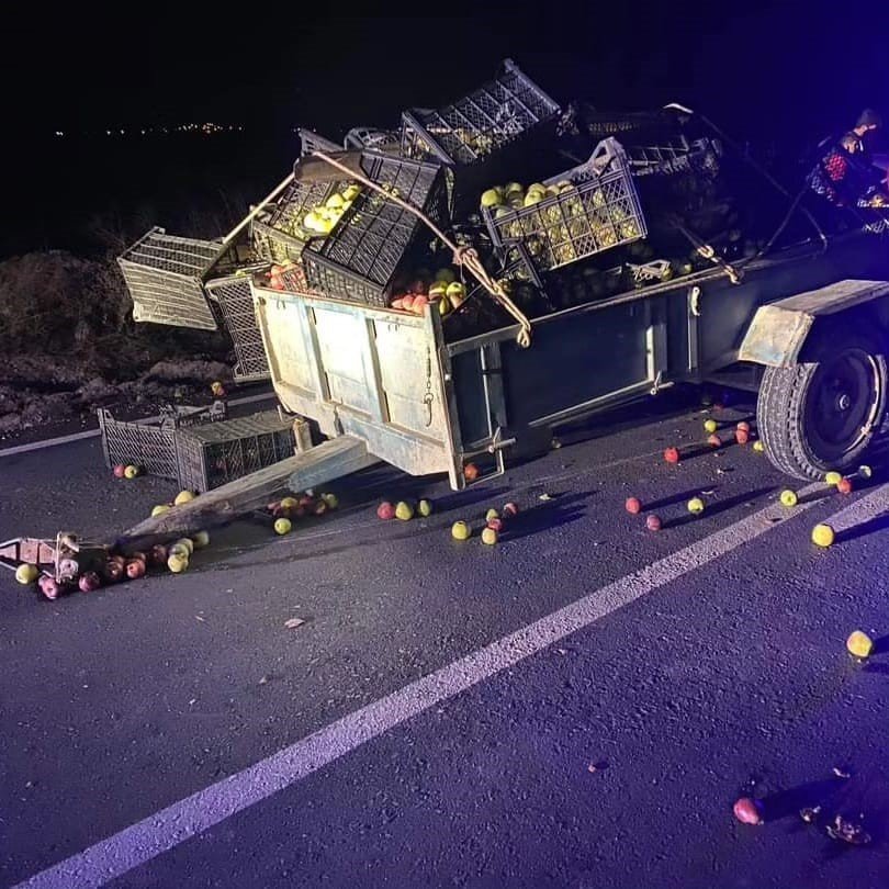 Otomobilin Çarptığı Traktörün Sürücüsü Hayatını Kaybetti