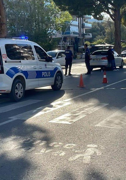 Yeni Aldığı Motosikletle Kaza Yapan Sürücü Ve Arkadaşı Yaralandı