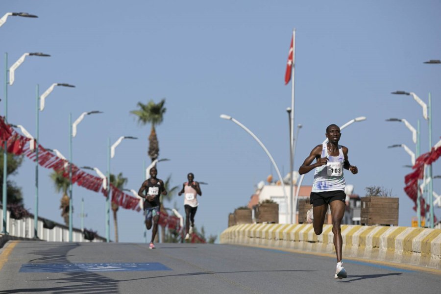 15. Uluslararası Tarsus Yarı Maratonu Koşuldu