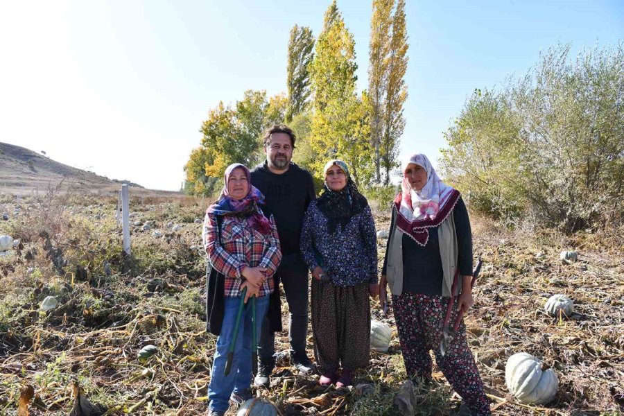 Tepebaşı’nda Kadınlar Ürünlerini Tanıtmanın Gururunu Yaşıyor