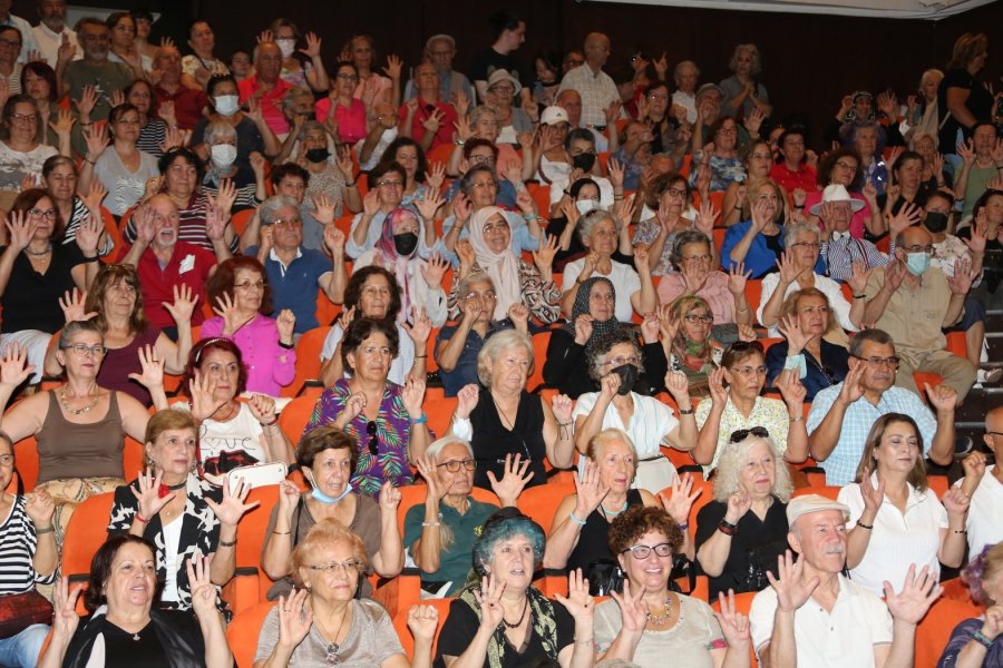 Akdeniz Üniversitesi’nin 60+ Tazelenme Üniversitesi’nde İlk Derse Yoğun İlgi