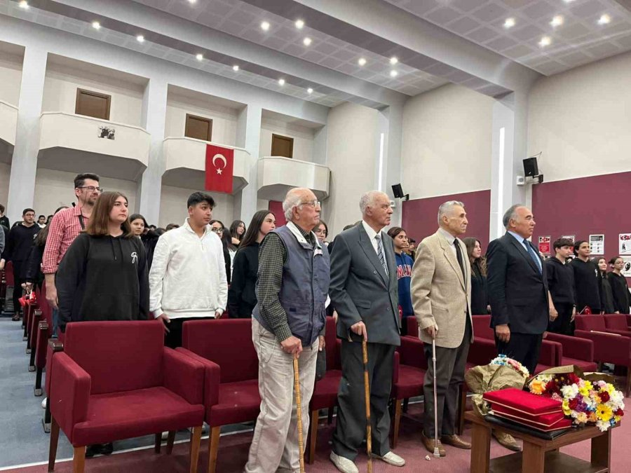 Emekli Öğrenmenler Cumhuriyetin İlk Yıllarını Anlattı