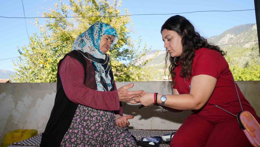 Finike Belediyesi’nin,’yalnız Değilsin’ Projesi İle Kimse Yalnız Değil