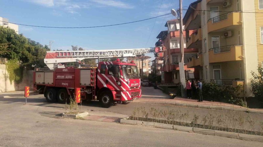 Bir Kadının ’eşime Ve Oğluma Ulaşamıyorum’ İhbarı Polisi Alarma Geçirdi