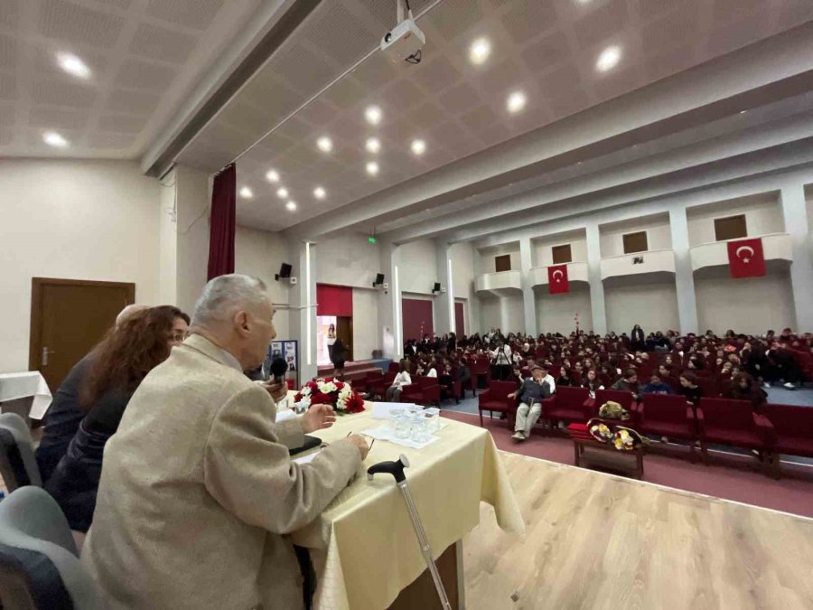 Cumhuriyetin Bugüne Nasıl Geldiğini Anlattılar