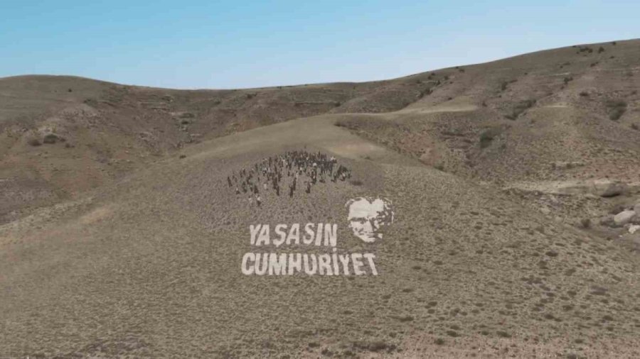 Eğitim Camiası Cumhuriyetin 100. Yıl Coşkusunu Kısa Filmle Anlattı