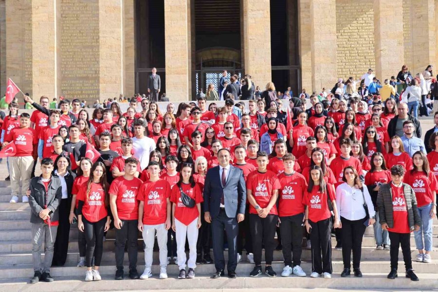 Toroslar’ın Gençleri Anıtkabir’i Ziyaret Etti