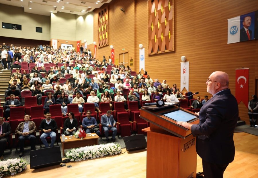 Tarihçi, Araştırmacı Yazar Prof. Dr. Gündüz, Kayü’de Konferans Verdi